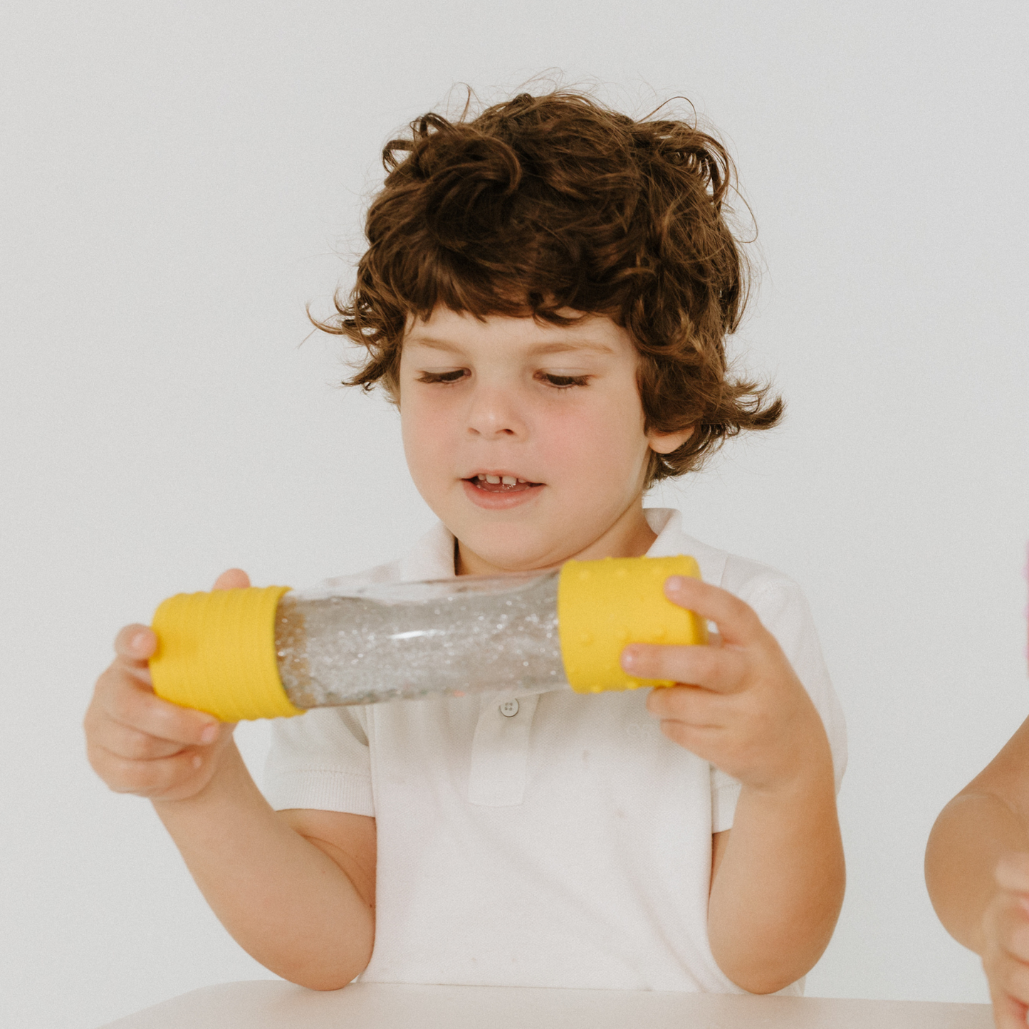 DIY Calm Down Bottle – Penguin Sensory Craft