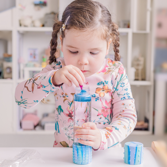 DIY Calm Down Bottle – Penguin Sensory Craft